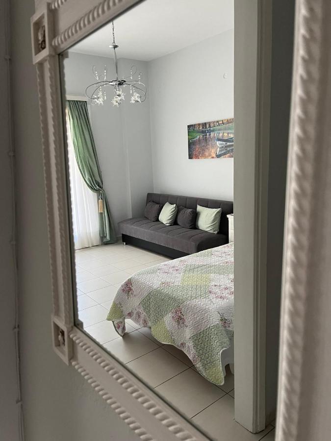 Sea View Apartments Near Athens Airport 02 アルテミダ エクステリア 写真