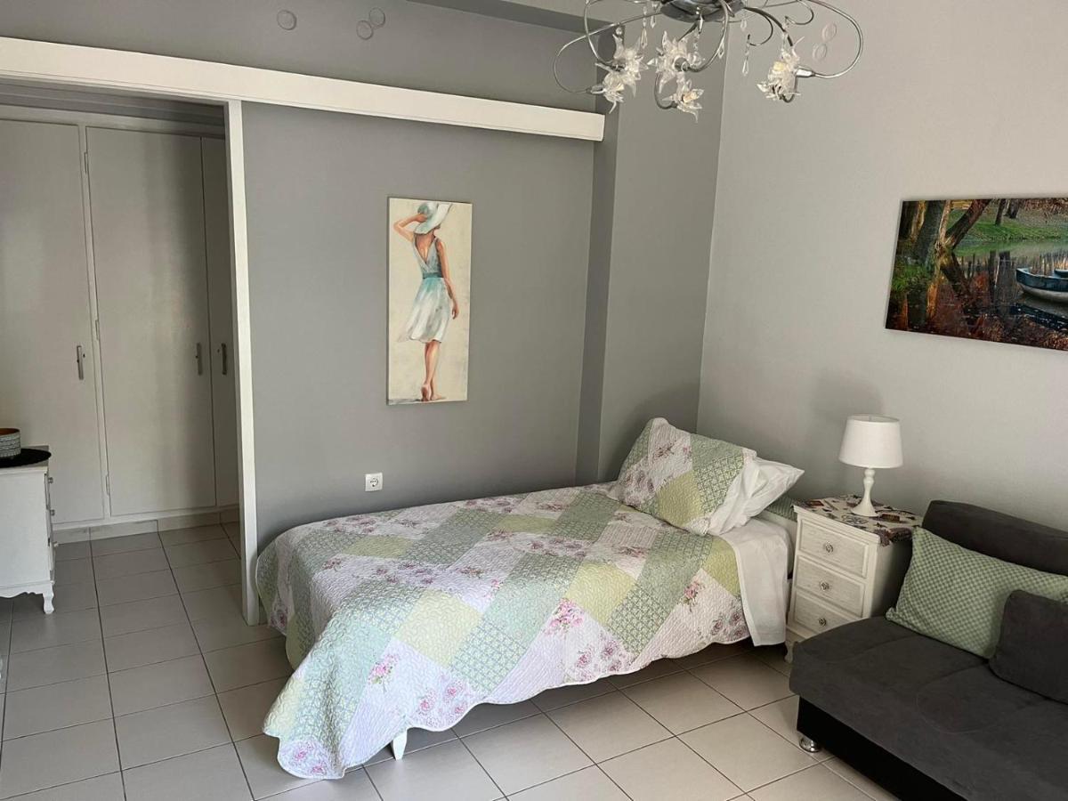 Sea View Apartments Near Athens Airport 02 アルテミダ エクステリア 写真