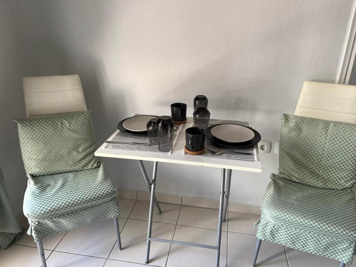 Sea View Apartments Near Athens Airport 02 アルテミダ エクステリア 写真