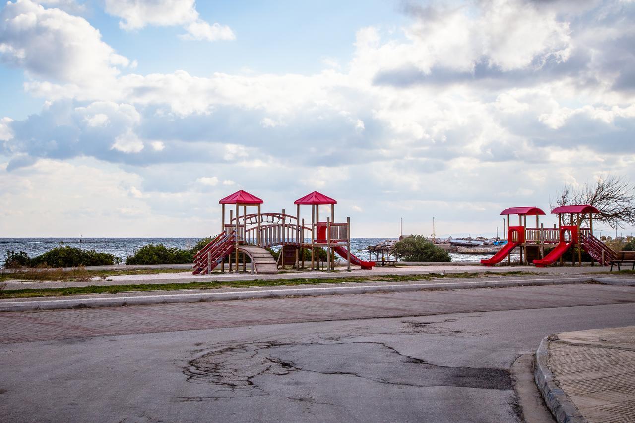 Sea View Apartments Near Athens Airport 02 アルテミダ エクステリア 写真